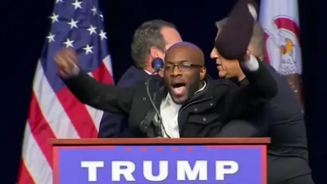 トランプ支持者から「アフリカに帰れ」と 抗議男性語る