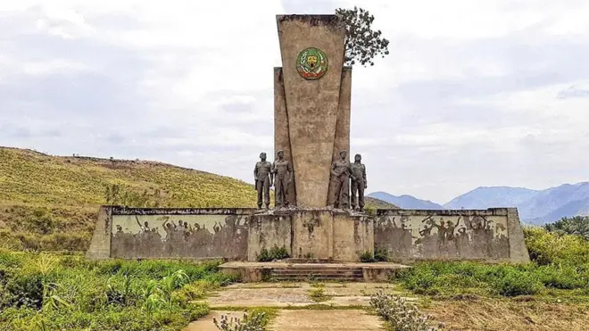  Kimwe mu birango by'amateka y'umujyi wa Kamanyola y'ingabo za Mobutu zatsinze inyeshyamba za Mulele