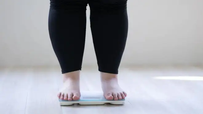  اټکل کېږي چې تر ۲۰۵۰م کاله به نړۍ کې له نیمایي ډېر بالغ کسان ډېر وزن ولري.