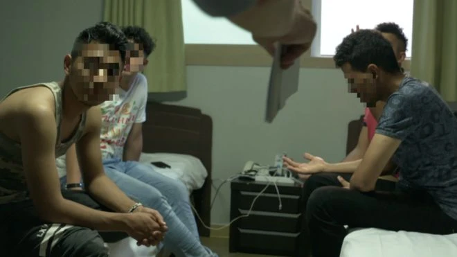 500명이 넘는 예멘인이 대거 난민을 신청하자, 법무부는 6월 1일부로 예멘인의 제주 '무비자' 입국을 금지했다