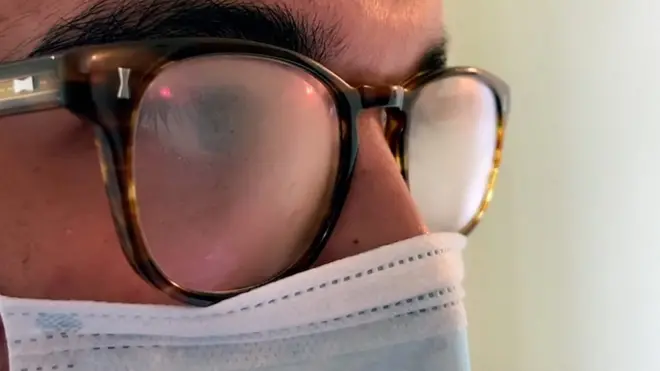 الكمامة والنظارة