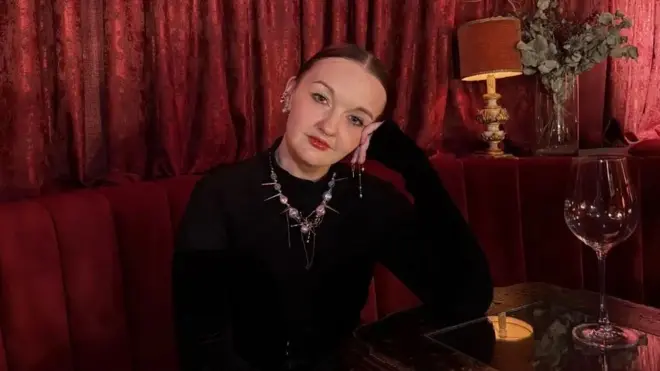 Даря аскар билан муносабатга киришдан қўрқади.