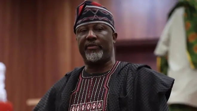 Dino Melaye jọ̀wọ́ ara a rẹ fun awọn ọlọpa lẹyin ọṣẹ kan ti wọn ti gẹ̀gùn de e