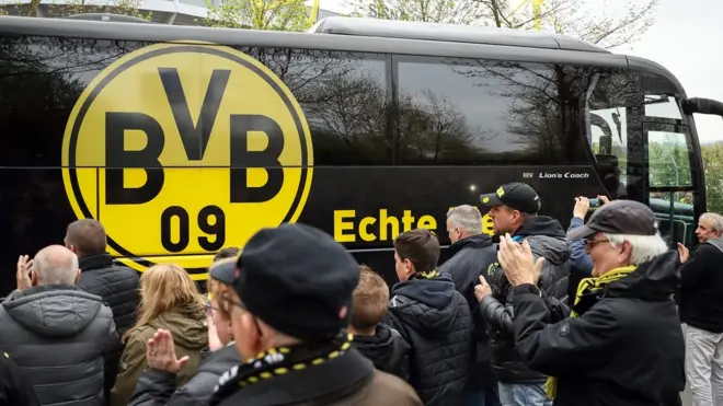 Нападение на перевозивший футболистов автобус уже породило множество версий