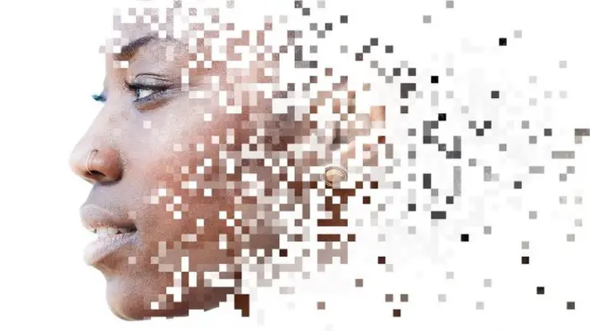 من الواضح أن الخطر الحقيقي في الوقت الراهن يكمن في استخدام التكنولوجيا في الانتقام الإباحي والتنمر عبر الإنترنت