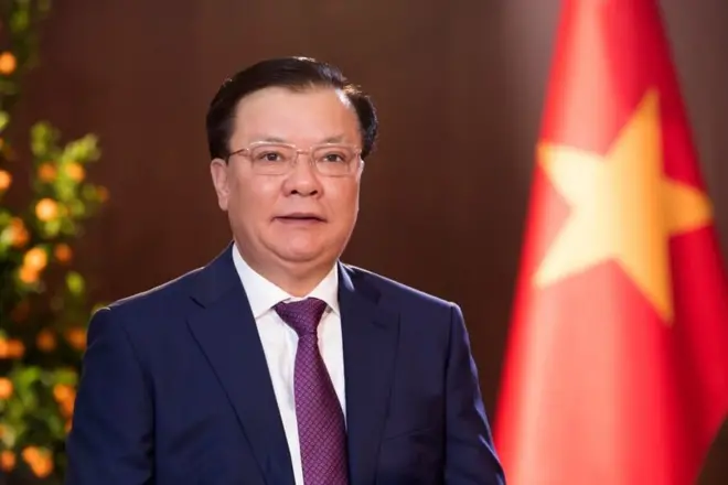 Ủy viên Bộ Chính trị, Bí thư Thành ủy Hà Nội Đinh Tiến Dũng 