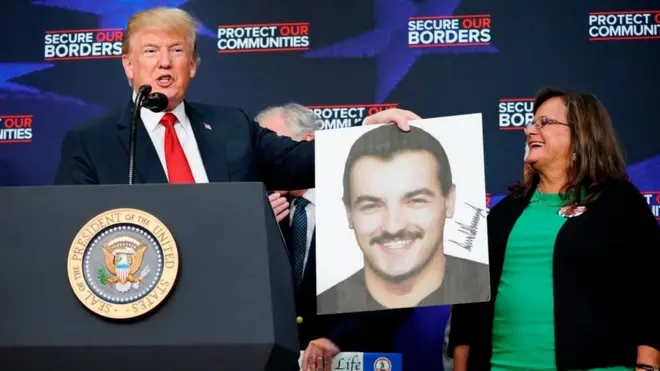 Pertemuan ini terjadi di tengah kecaman global terhadap kebijakan pemisahan lebih dari 2.000 anak-anak dari orangtua mereka yang masuk ke negara itu secara ilegal.