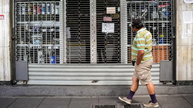 Многие заведения Каракаса в пятницу прекратили свою работу