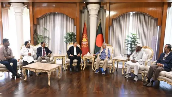 মোটরসাইকেলে করে আসা দুই জন সম্প্রতি ওসমান হাদির প্রচারণার টিমে যোগ দিয়েছিল'