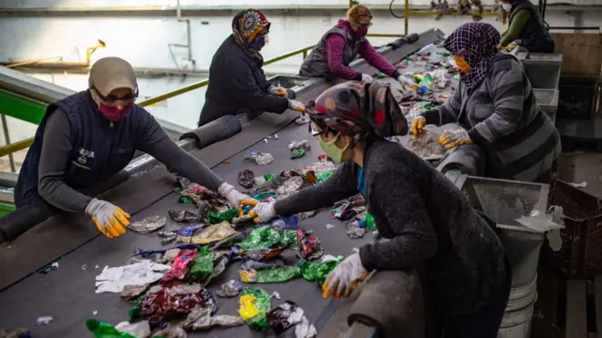 Türkiye'de atıkların ayrıştırıldığı yasal ve yasa dışı çok sayıda nokta bulunuyor.