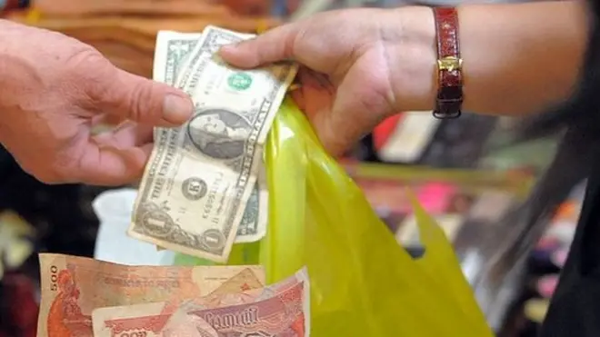 Có nên mua, tích trữ đô la Mỹ phòng khi tiền Việt mất giá?