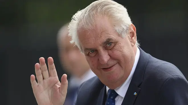 Милош Земан выиграл в чешской провинции. Его соперник - в больших городах.