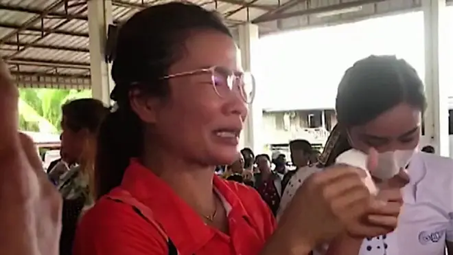 'Ông ta bắn vào cửa khi bọn trẻ đang ngủ'