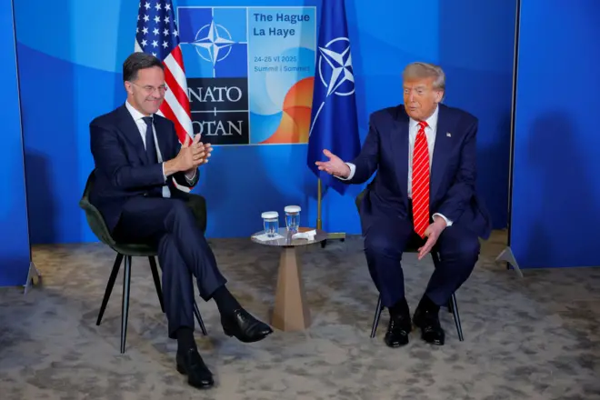 Šef NATO-a nazivao predsednika Trampa ‘taticom’