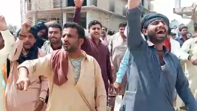 لاڑکانہ میں خاتون کے ریپ کے خلاف احتجاج