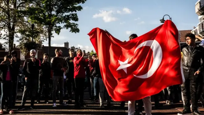 Hollanda’da Dışişleri Bakanlığı verilerine göre, 500 bin civarında Türk vatandaşı yaşıyor
