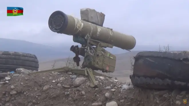 يعود الصراع إلى تسعينيات القرن الماضي