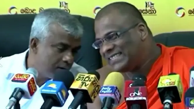 ඩිලන්ත විතානගේ ඥානසාර හිමියන් සමඟ