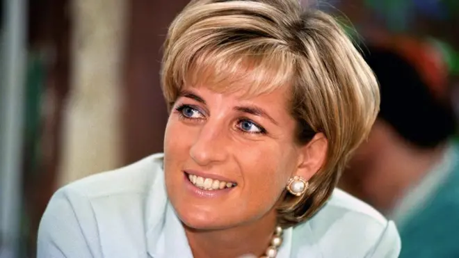 On 31 August 1997, after dining at the Ritz Paris with Dodi Fayed, the son of millionaire businessman Mohamed Al Fayed, the pair left the restaurant in a limousine. They were pursued by photographers on motorbikes who wanted more snapshots of the princess' new friend. The chase led to tragedy in an underpass. Over a million people lined the route of the funeral cortege to Westminster Abbey and along her final journey to the Spencer family home in Northamptonshire. Her sons, William and Harry, were joined by Prince Charles and her brother Earl Spencer.