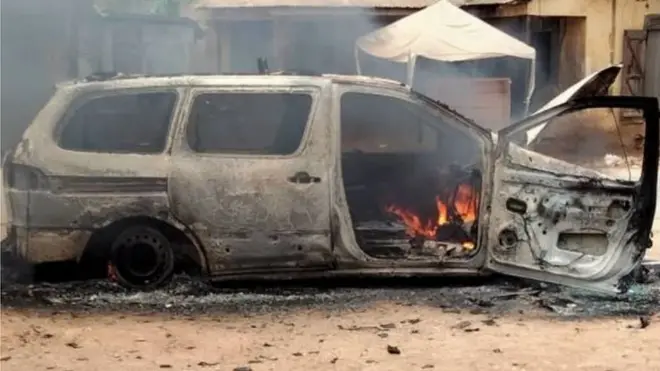 Ụgbọala a gbara ọkụ ebe ahụ