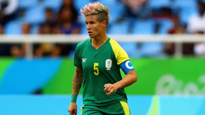 La capitaine sud-africaine Janine Van Wyk