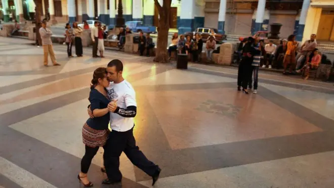 古巴總是充滿著能量、音樂和舞蹈（圖片來源：Chip Somodevilla/Getty）