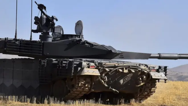 Новейший иранский танк "Каррар" очень похож на российский Т-90МС