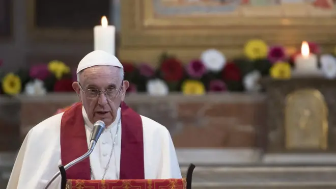 По словам Папы римского, некоторые центры для мигрантов похожит на концлагеря