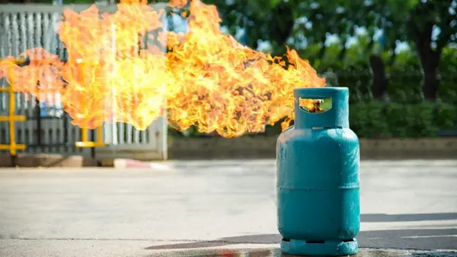 ගෑස් සිලින්ඩර අනතුරු ගැන ඇමති පාර්ලිමේන්තුවට කියපු කතාව