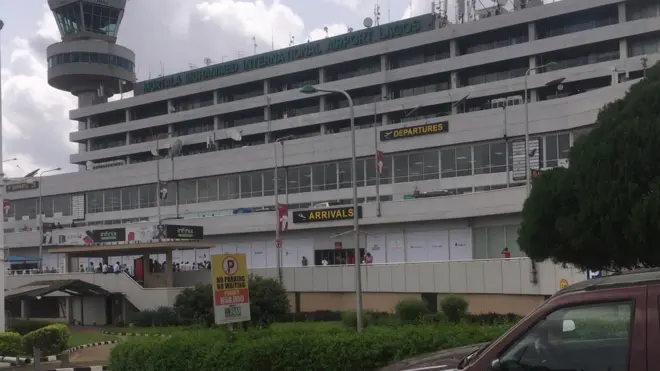 Ọdọ ụgbọelu dị na Legọs