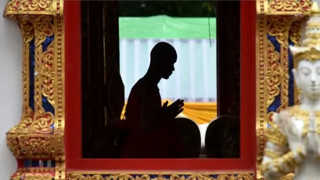 బౌద్ధ భిక్షువుల హస్త ప్రయోగం