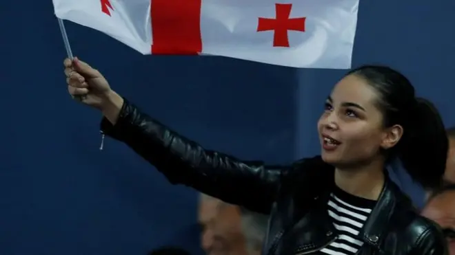 Итоги первого тура некоторые аналитики называют отрезвляющей оплеухой для правящей партии