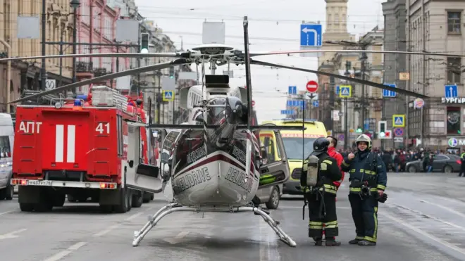 Вертолет на месте происшествия