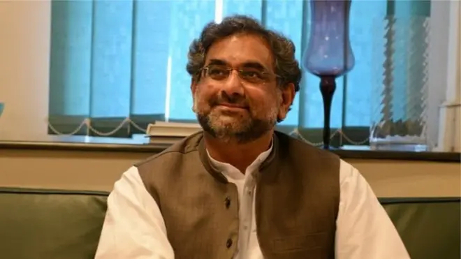 د پخواني لومړي وزیر محمد نواز شریف له نااهل اعلانېدو وروسته شاهد خاقان عباسي د پاکستان موقت لومړي وزیر په توګه اعلان شوی و