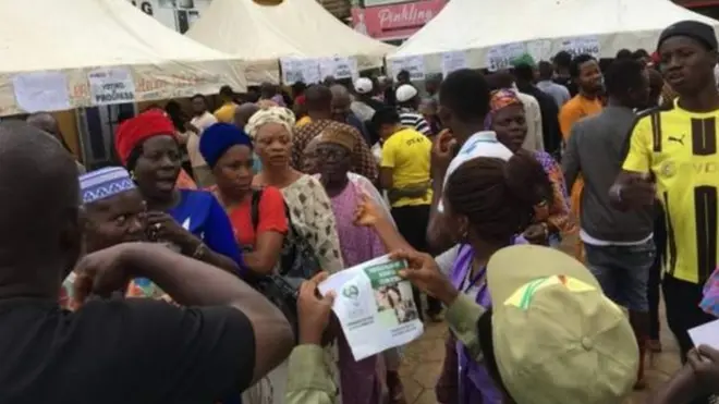 Ọtụtụ ndị mmadụ pụtara maka ntuliaka a