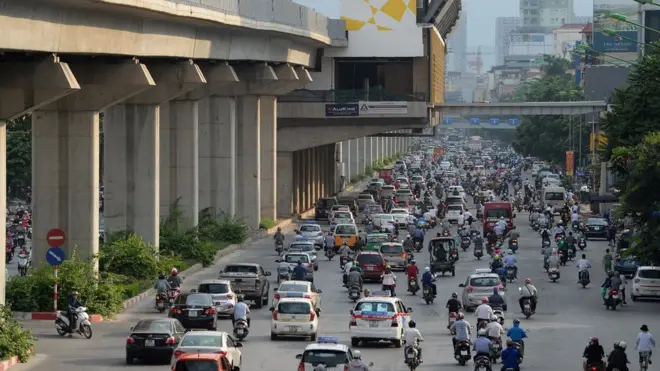 Ngày càng nhiều người ở Việt Nam mua xe ô tô