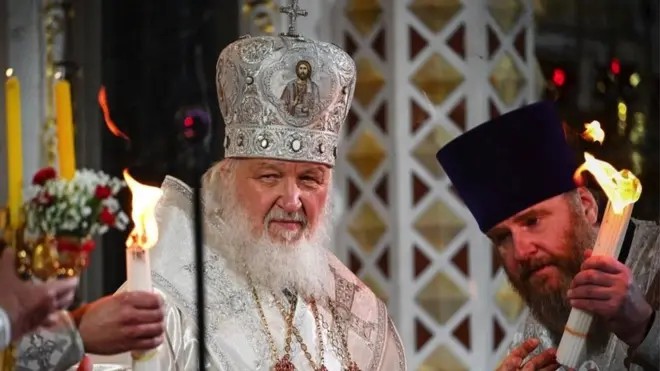 كيريل خلال قداس منتصف الليل بمناسبة الفصح بحسب التقويم الشرقي