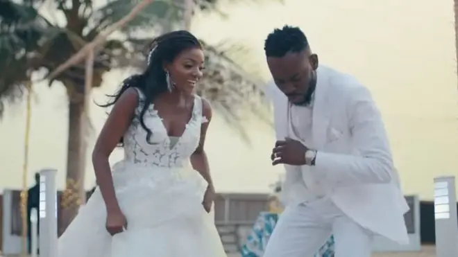 Simi ati Adekunle Gold