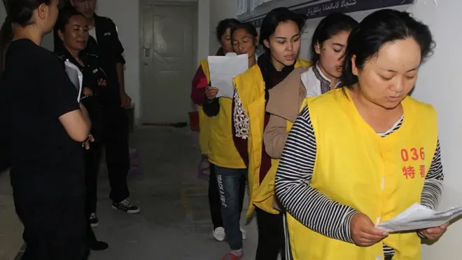 Один из немногих попавших в открытый доступ кадров из центра содержания уйгуров