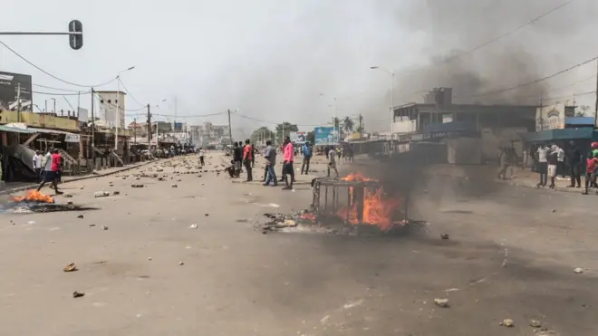 The people for Togo don dey protest since August for President Gnassingbe to step down