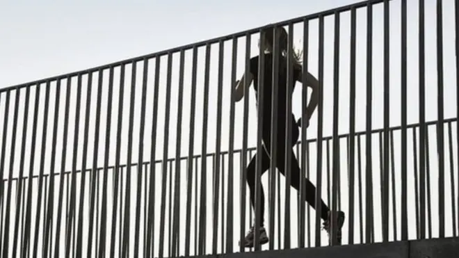 ایسی ڈیوائسز جن میں تصاویر، ای میلز اور صحت سے متعلق معلومات ہوں نشانہ بن سکتی ہیں