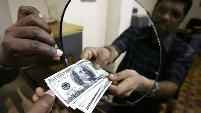 විදේශ විනිමය රුපියලට හැරවීම