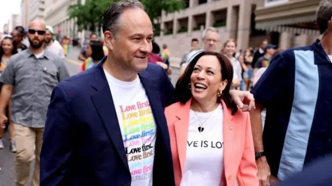 Dag Emhof postao je istaknuti politički supružnik