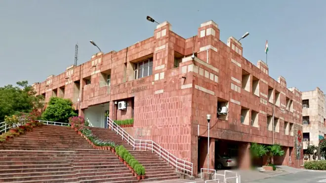 دلی کے اقلیتی کمیشن نے بھی جے این یو سے پوچھا ہے کہ کیا اس نے کورس شروع کرنے کے ممکنہ مضمرات کا جائزہ لیا ہے؟