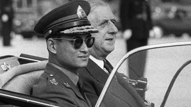 1960 में तत्कालीन फ्रांसीसी राष्ट्रपति के साथ राजा भूमिबल अदुल्यदेज