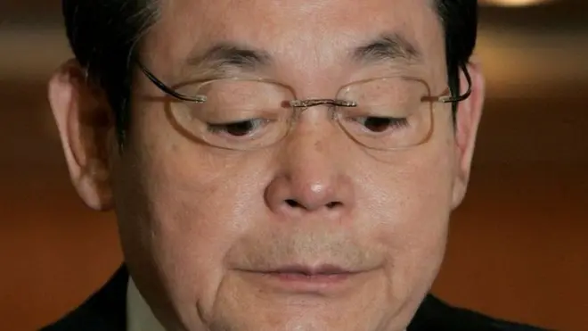 لي كون هي ساعد في تنمية الأعمال التجارية الصغيرة لوالده وتحويلها إلى قوة اقتصادية