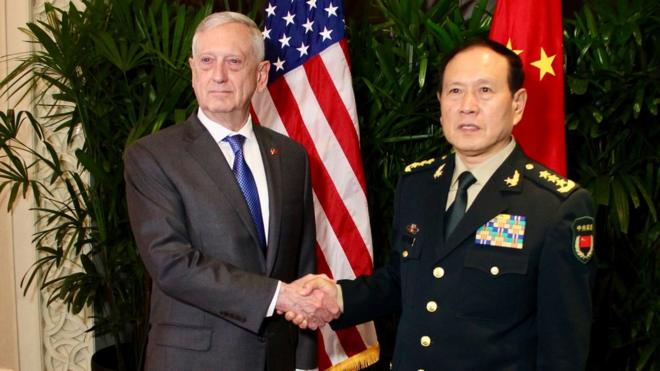 美国国防部长马蒂斯在新加坡会晤了中国国防部长魏凤和