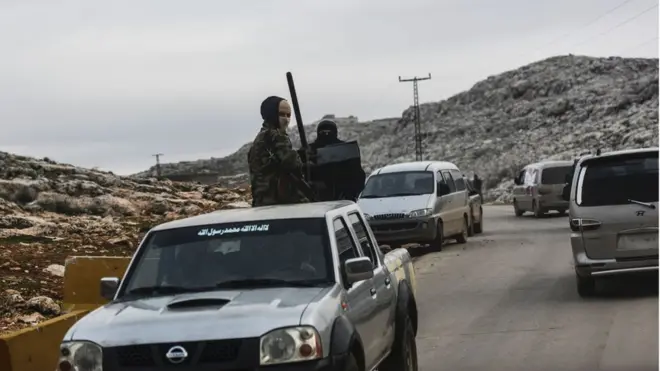 تساند تركيا عناصر من المعارضة السورية التي تسعى إلى طرد تنظيم الدولة الإسلامية من المدينة الواقعة شمالي البلاد.