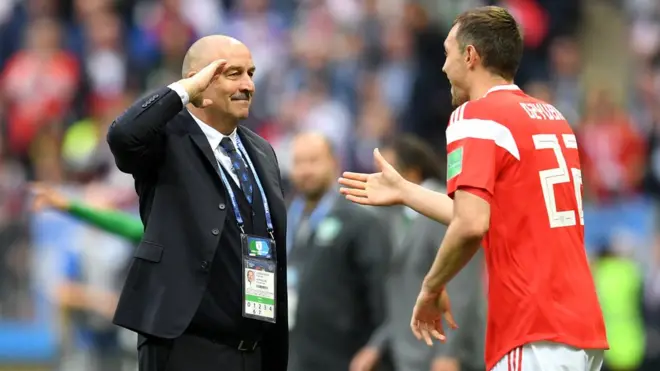 Орусия командасынын машыктыруучусу Станислав Черчесов.