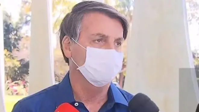 Presidente Jair Bolsonaro concedeu entrevista, na terça-feira (7), para anunciar que está com a covid-19